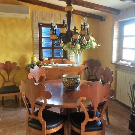 בית נופש Bachelor's Art Retreat With Spectacular Views