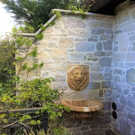 Bachelor's Art Retreat With Spectacular Views בית נופש *